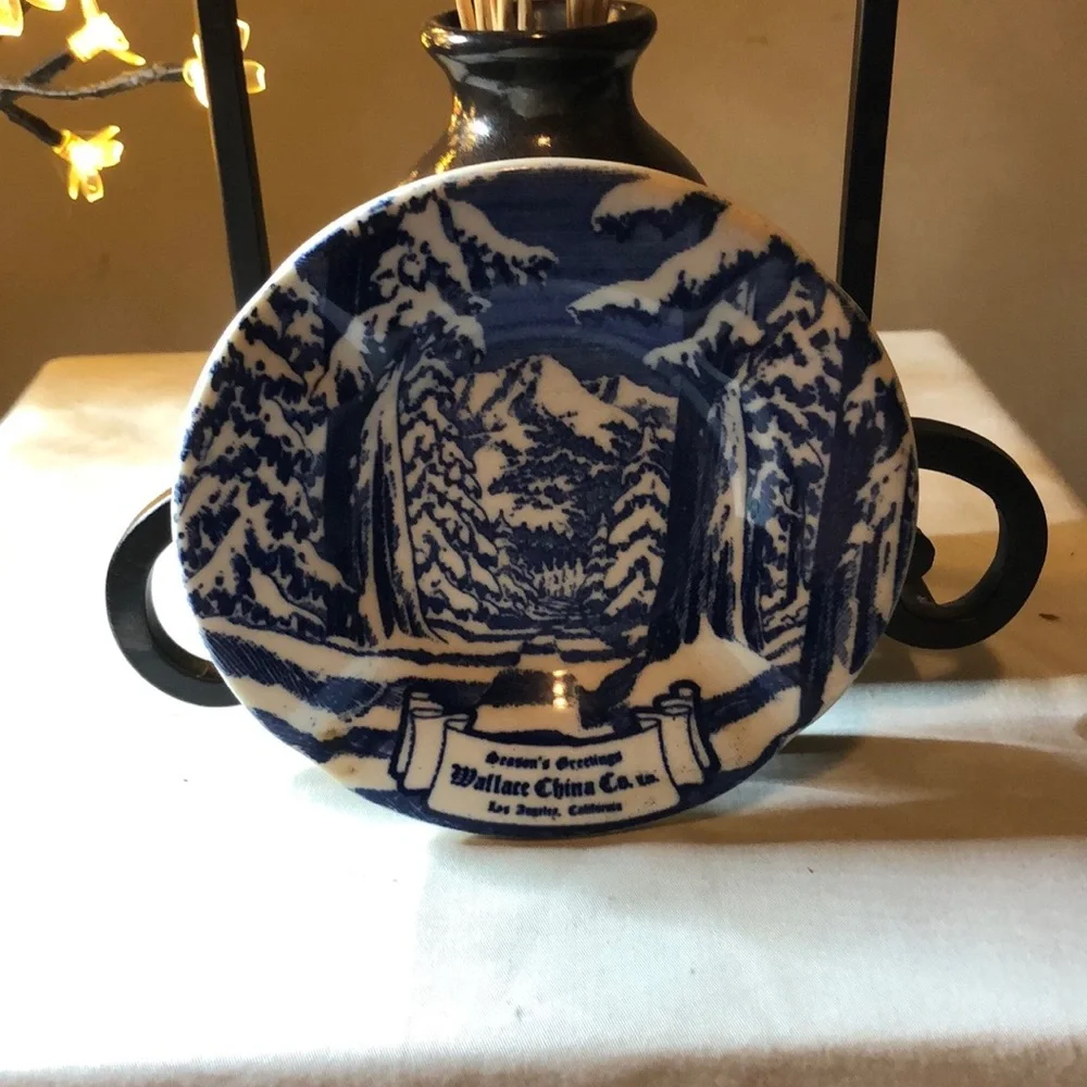 VINTAGE WALLACE WARE ASHTRAY. - Picture 2 of 9